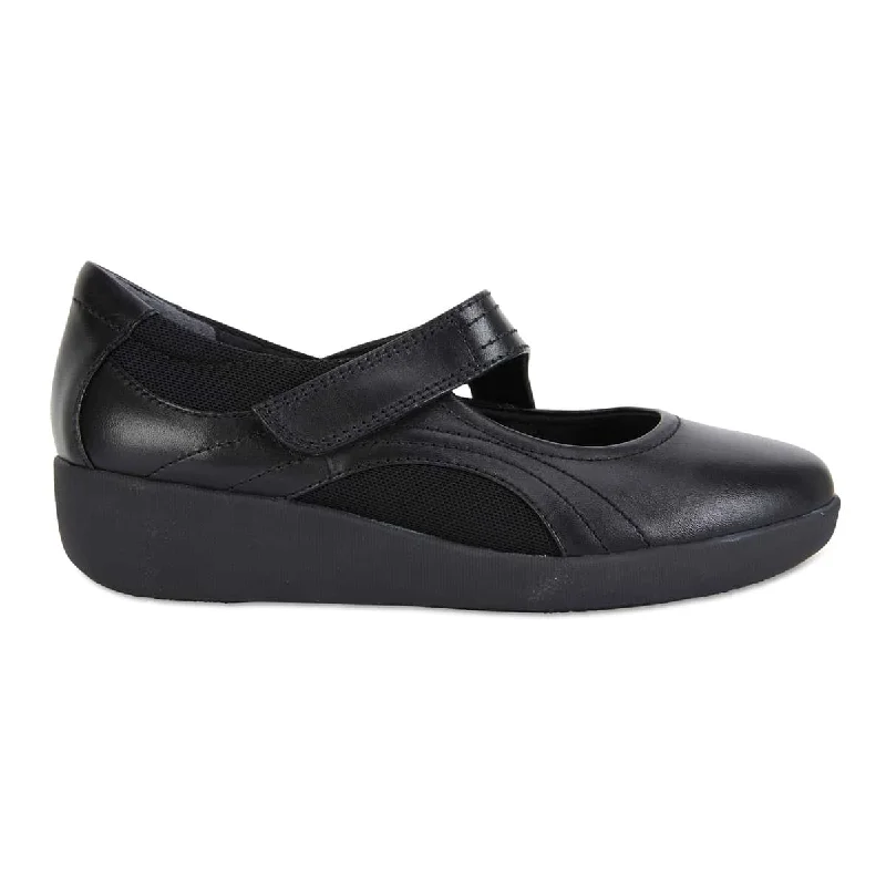 Bronwyn Loafer in Black Leather