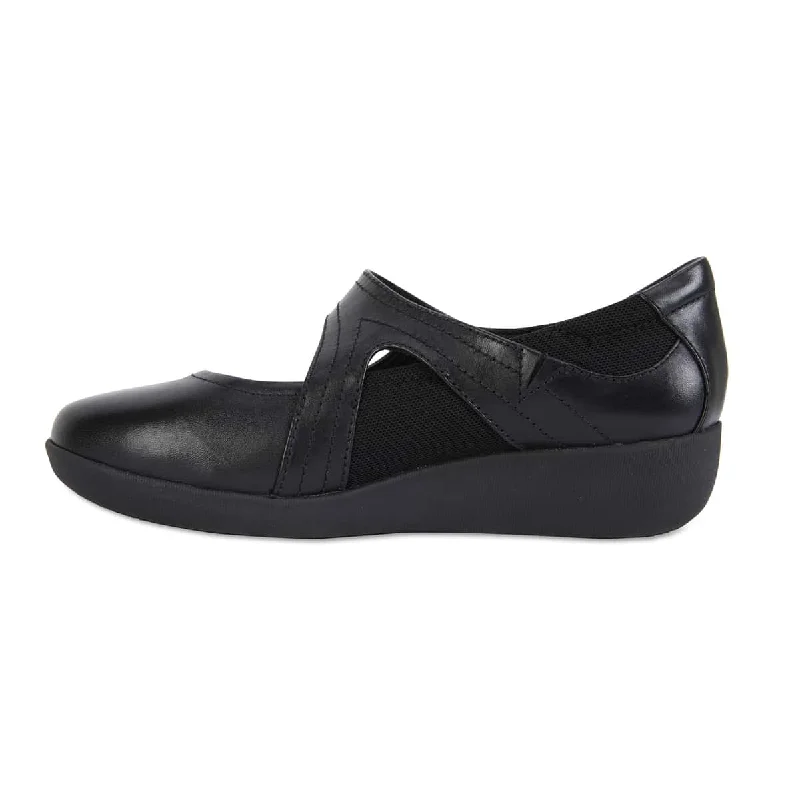 Bronwyn Loafer in Black Leather