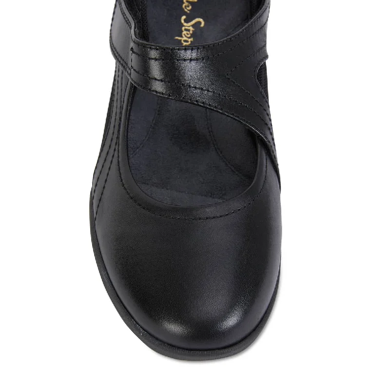 Bronwyn Loafer in Black Leather