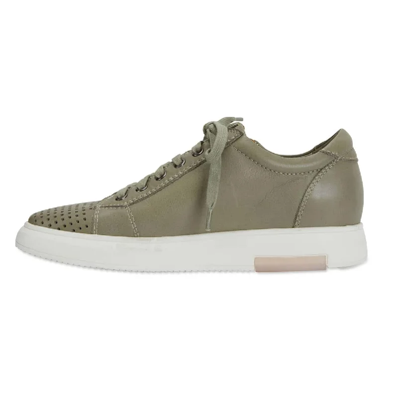 Carson Sneaker in Khaki Leather