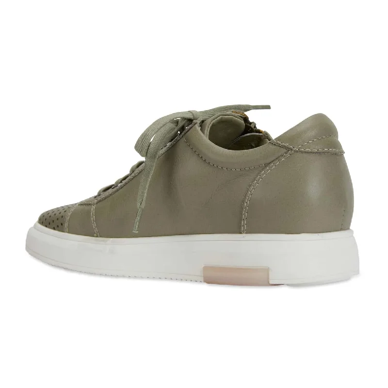 Carson Sneaker in Khaki Leather