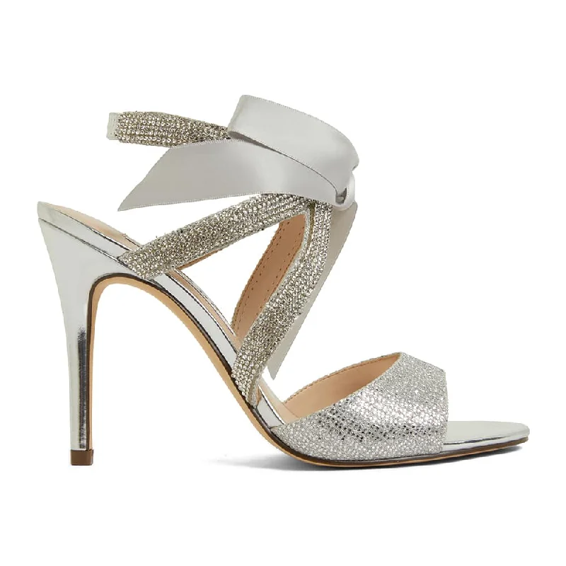 Claudia Heel in Silver Glitter