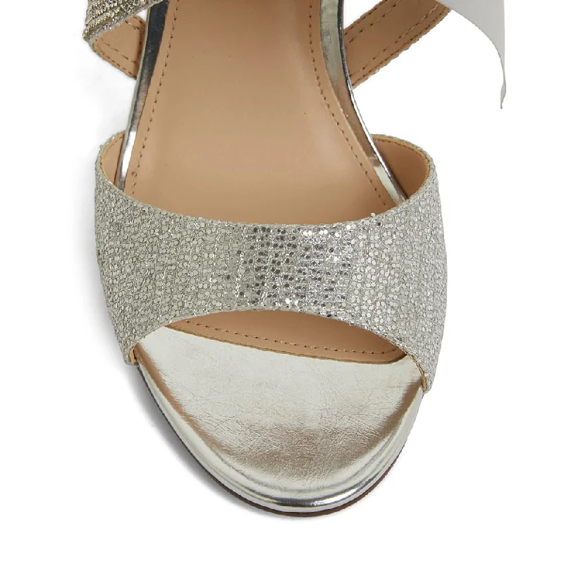 Claudia Heel in Silver Glitter