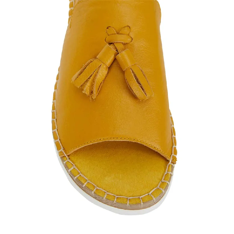 Elsa Sandal in Mustard Leather