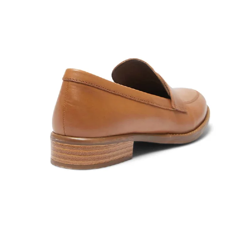 Infinity Loafer in Tan Leather