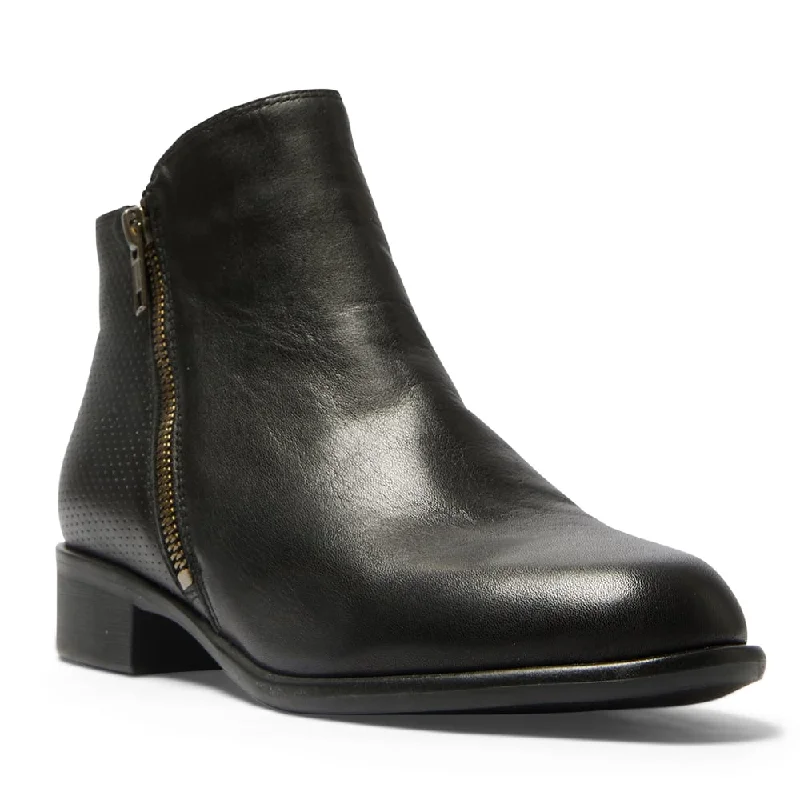 Lorenzo Boot in Black Leather