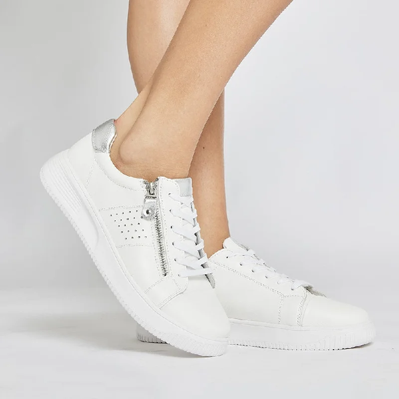 Novella Sneaker in White And Silver Leather