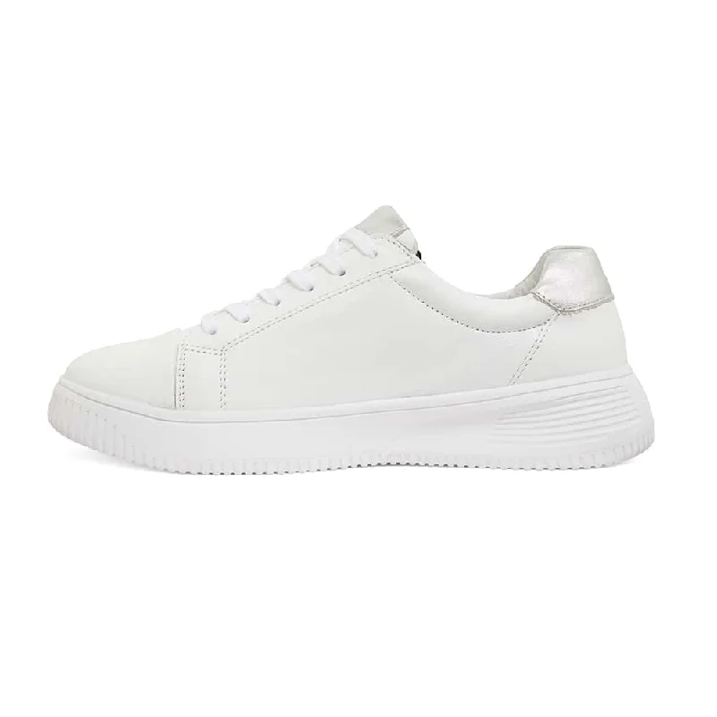 Novella Sneaker in White And Silver Leather