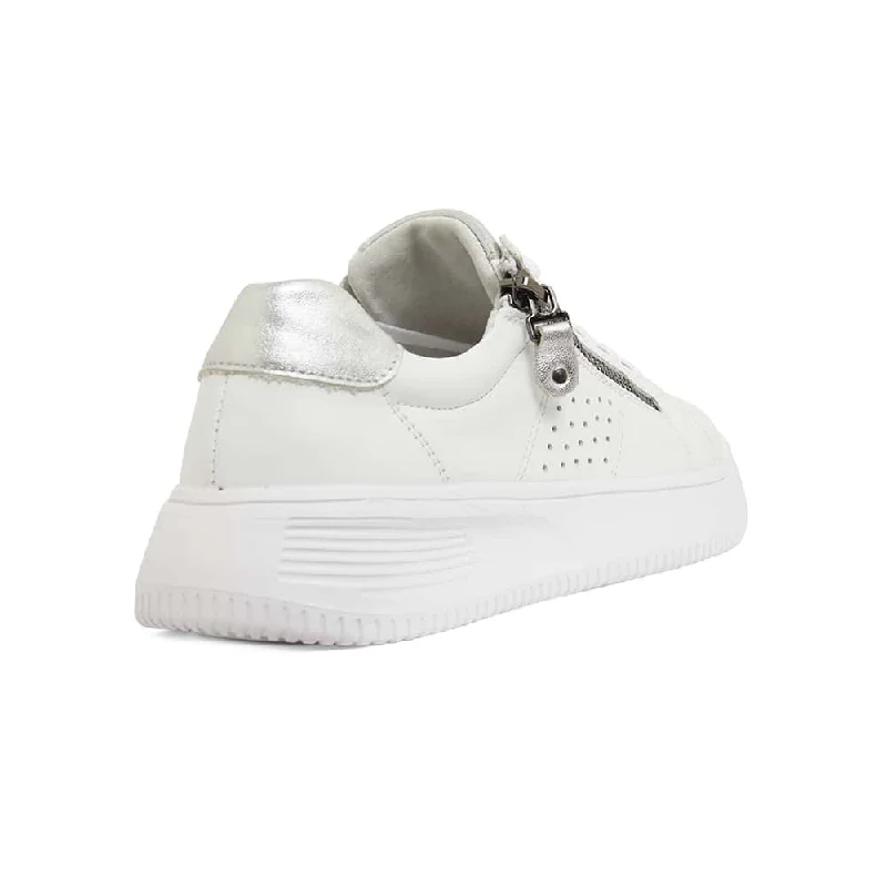 Novella Sneaker in White And Silver Leather