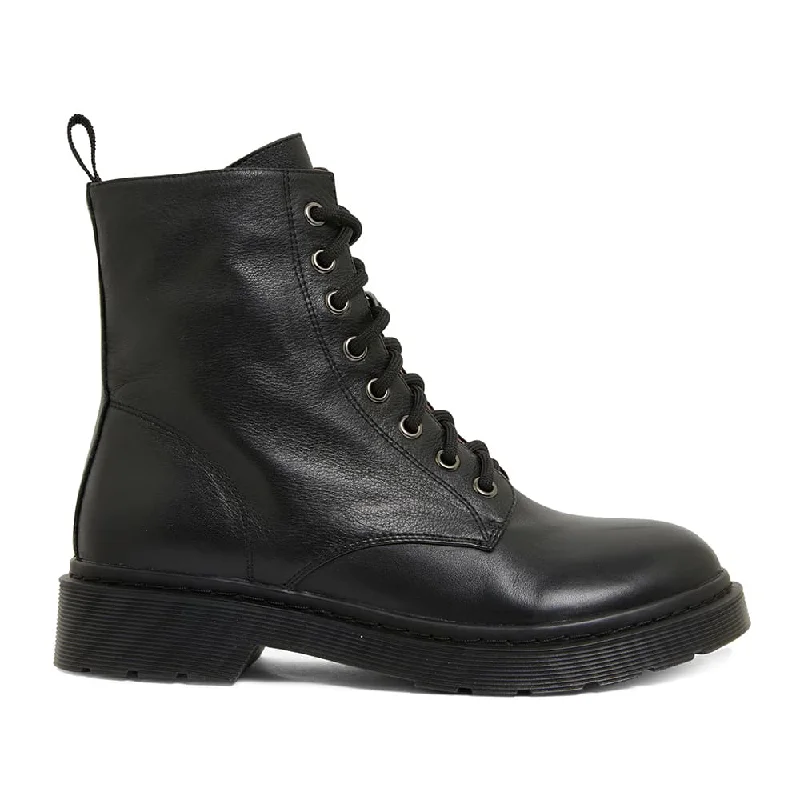 Somerset Boot in Black Leather