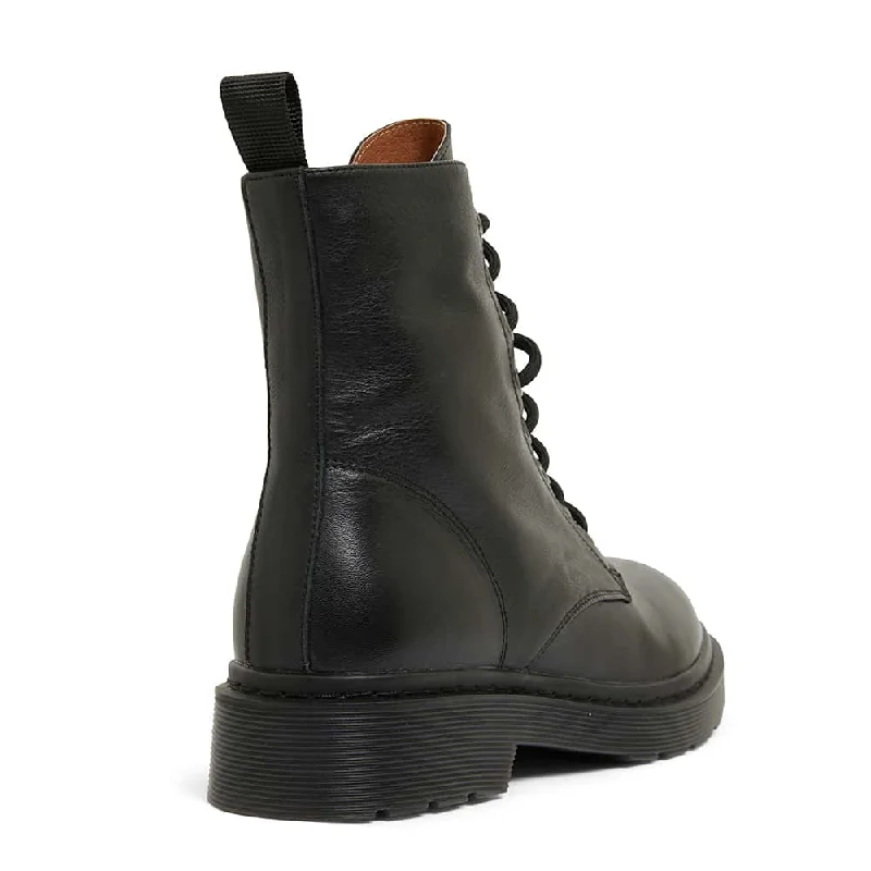 Somerset Boot in Black Leather