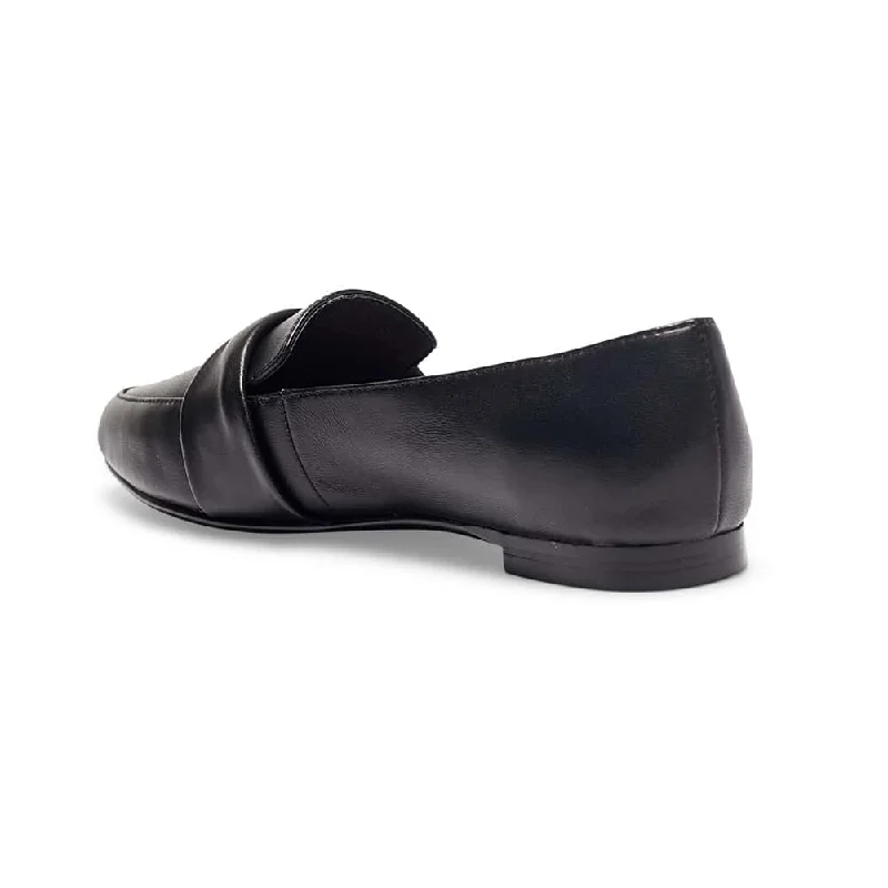 Taylor Flat in Black Leather