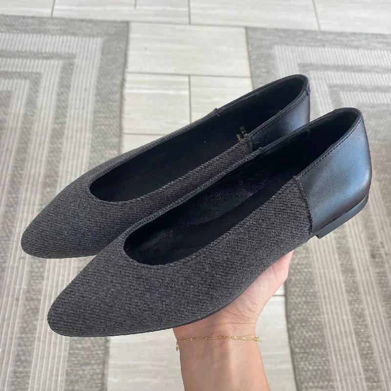 Blublonc Gray Wool Pointed Flat