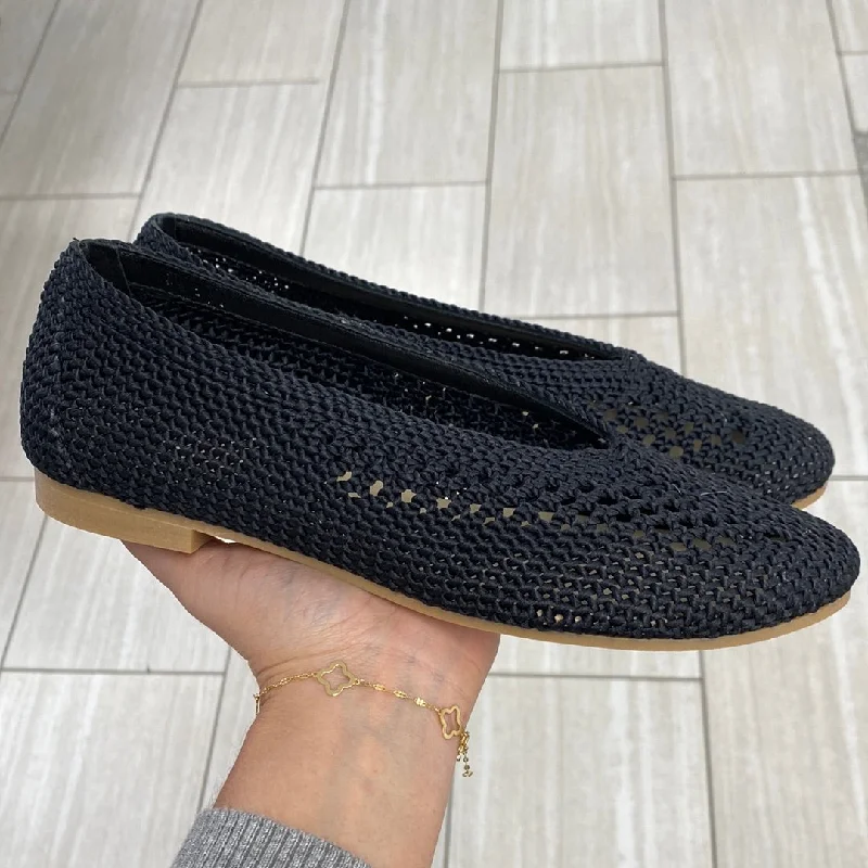 Manuela Black Crochet Flat