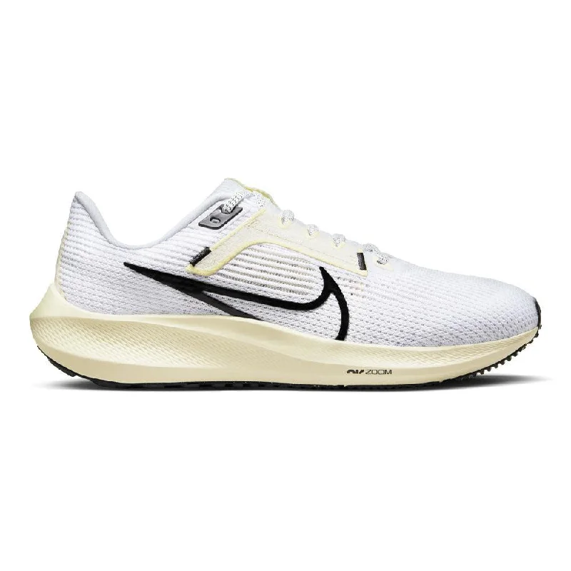 Women's Nike Pegasus 40, White/Black-Coconut Milk, 6 B Medium