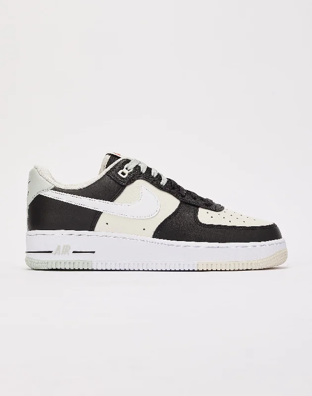 Nike Air Force 1 Low '07 LV8