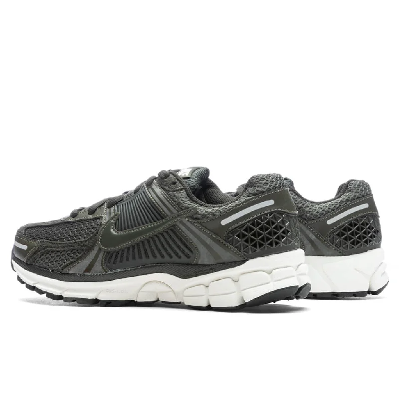 Women's Zoom Vomero 5 - Cargo Khaki/Sequoia/Metallic Silver